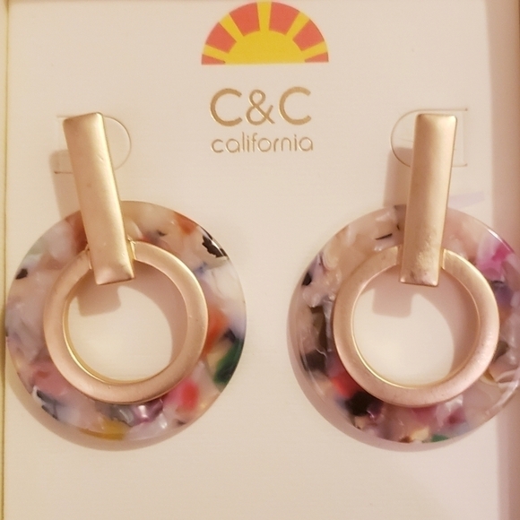 𝅺NEW! C&C CALIFORNIA Multi Color  Circular Post Earrings Jewelry. - Picture 2 of 6